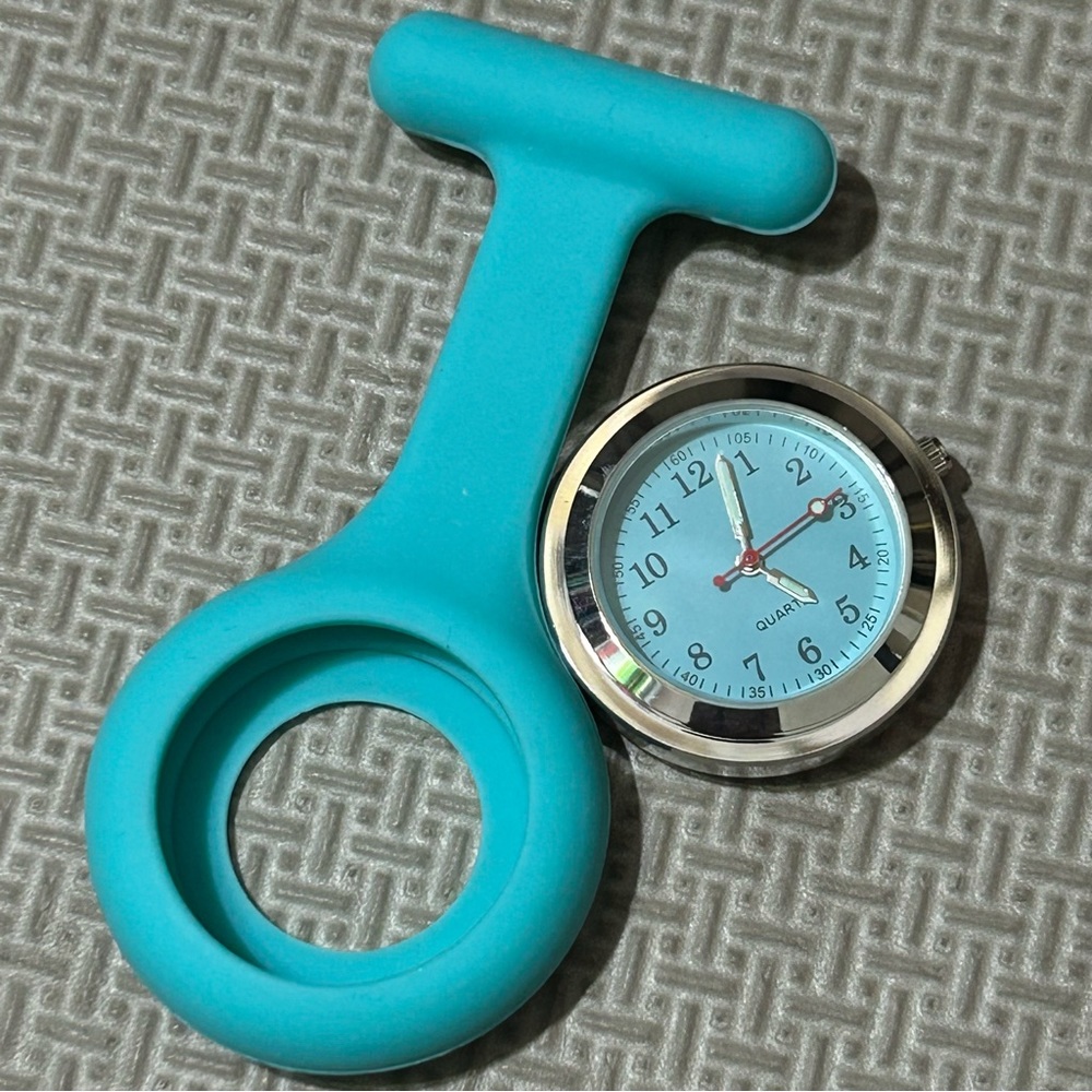 Pin Watch Clock Silicone Blue 1 piece